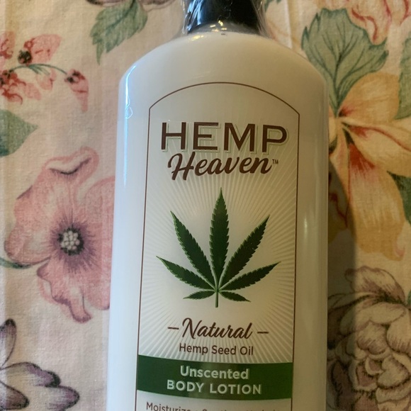 🌟Host Pick🌟 Hemp Heaven Unsented Body Lotion Size 12 FL OZ - Picture 1 of 3